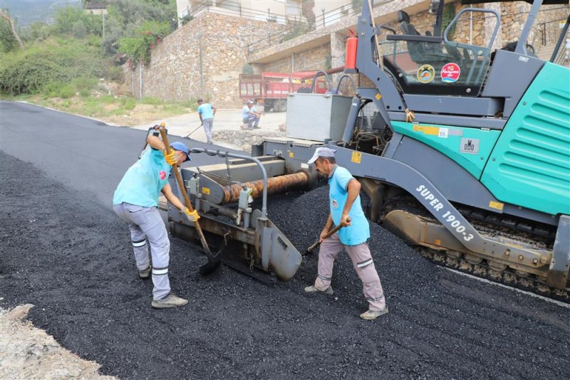 Alanya belediyesi’nden bir önemli hizmet daha - bektaş grup yolu asfaltlanıyor