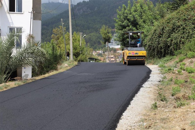 Alanya belediyesi’nden bir önemli hizmet daha - bektaş grup yolu asfaltlanıyor