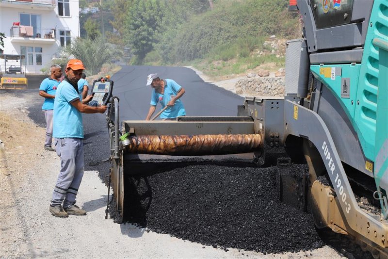 Alanya belediyesi’nden bir önemli hizmet daha - bektaş grup yolu asfaltlanıyor