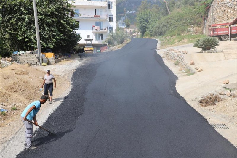 Alanya belediyesi’nden bir önemli hizmet daha - bektaş grup yolu asfaltlanıyor