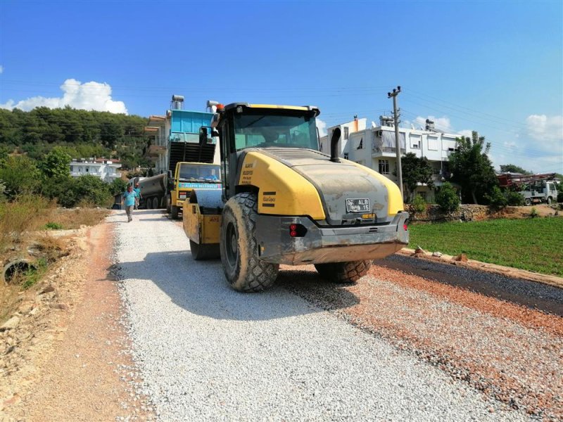 Alanya belediyesi'nin asfalt çalışmaları sürüyor