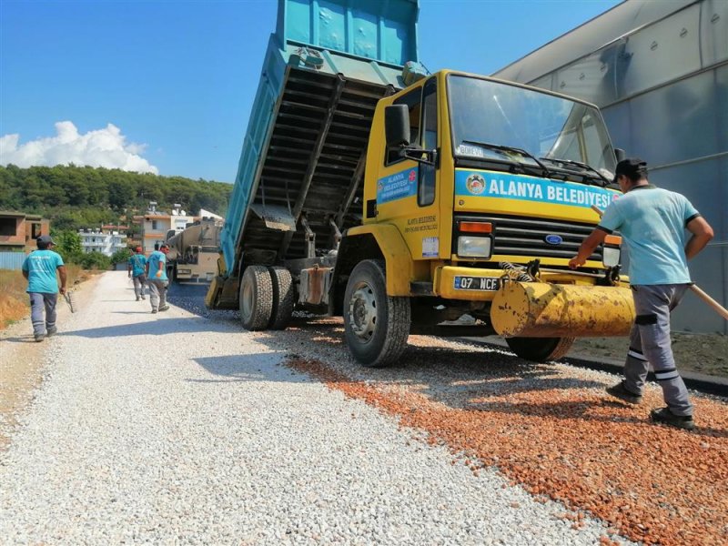 Alanya belediyesi'nin asfalt çalışmaları sürüyor