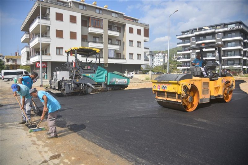 Alanya belediyesi'nin asfalt çalışmaları sürüyor