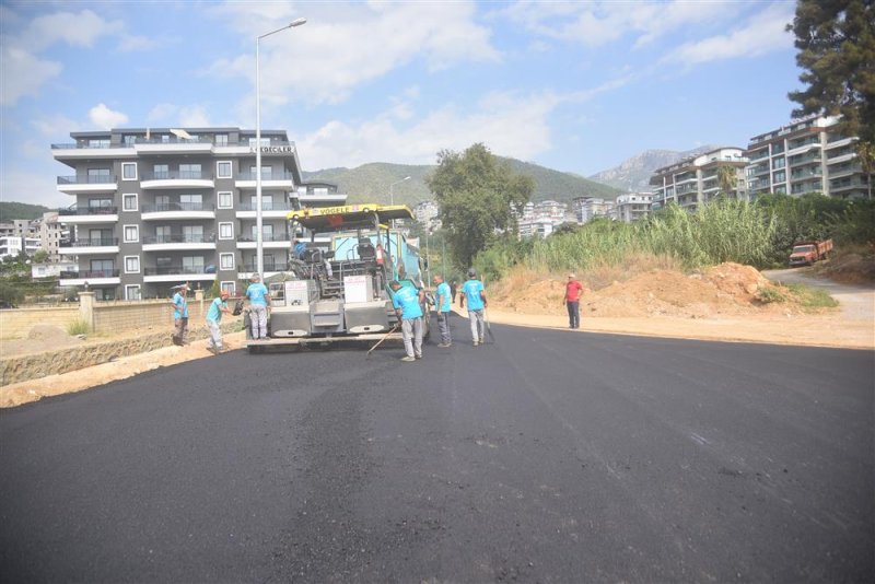 Alanya belediyesi'nin asfalt çalışmaları sürüyor