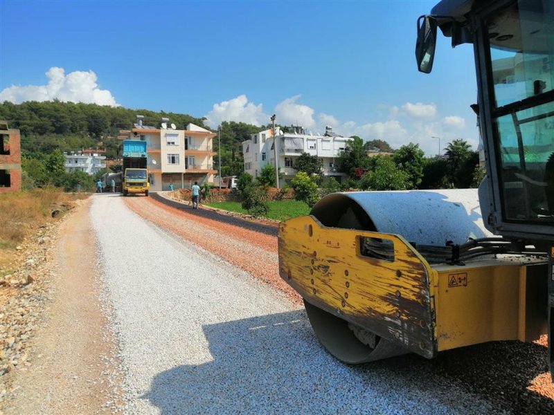 Alanya belediyesi'nin asfalt çalışmaları sürüyor