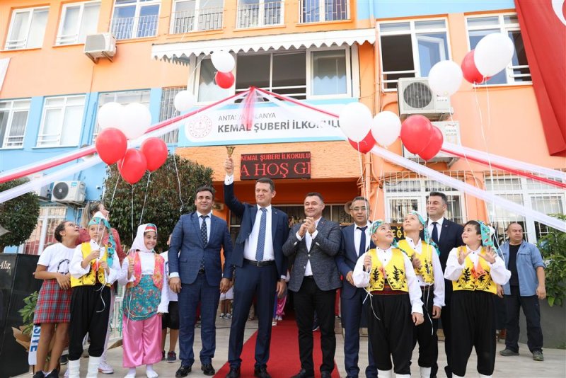 Alanya’da ilk ders zili çaldı