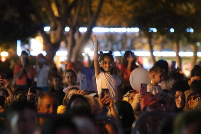 Avsallar mahallesi’nde kubat rüzgarı alanya beelediyesi’nin yaz konserleri sürüyor