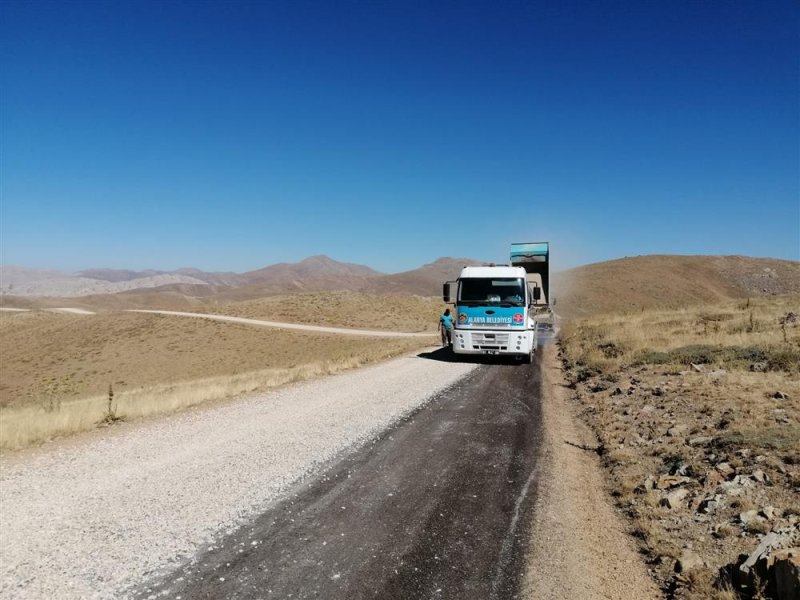 Başkan yücel batı yaylaları için düğmeye bastı 22 kilometrelik yayla yolu asfalt çalışmalarına payallar yaylası’ndan başlandı