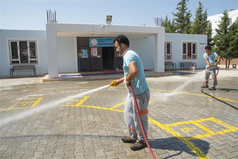 Başkan yücel'in eğitime desteği aralıksız olarak sürüyor