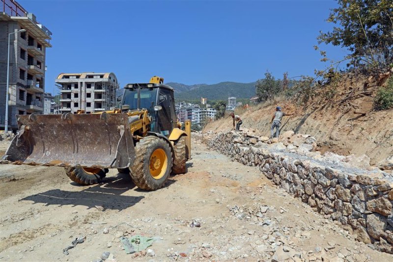 Oba’dan çıplaklı’ya yeni bölünmüş yol