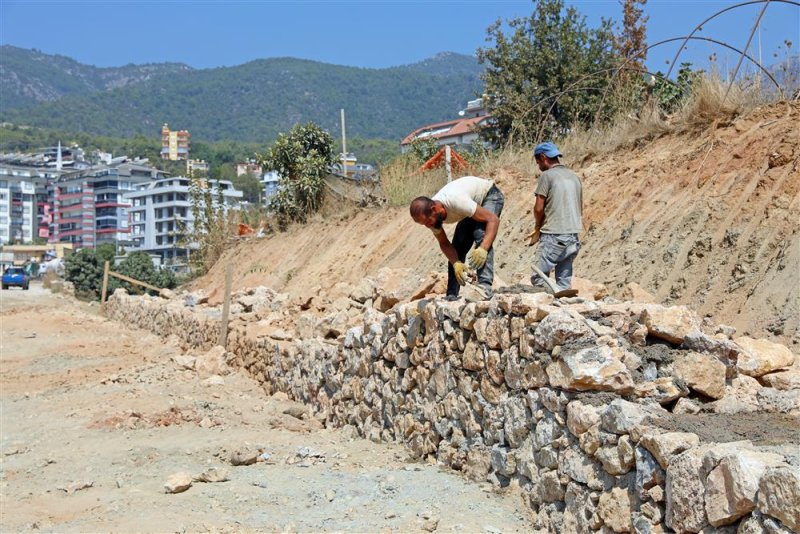 Oba’dan çıplaklı’ya yeni bölünmüş yol