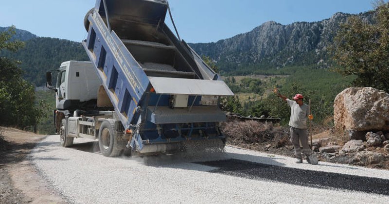 Serik’te 30 Kilometrelik  Grup Yolu Asfaltlanıyor