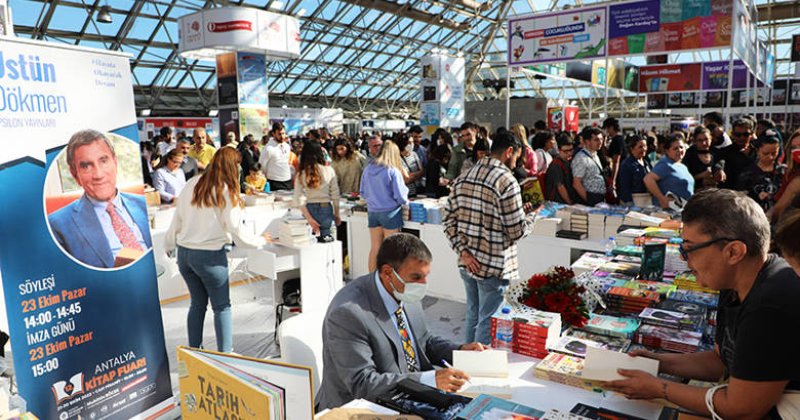 12. Antalya Kitap Fuarı Üç Günde Binlerce Ziyaretçi Ağırladı