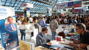 12. Antalya Kitap Fuarı Üç Günde Binlerce Ziyaretçi Ağırladı