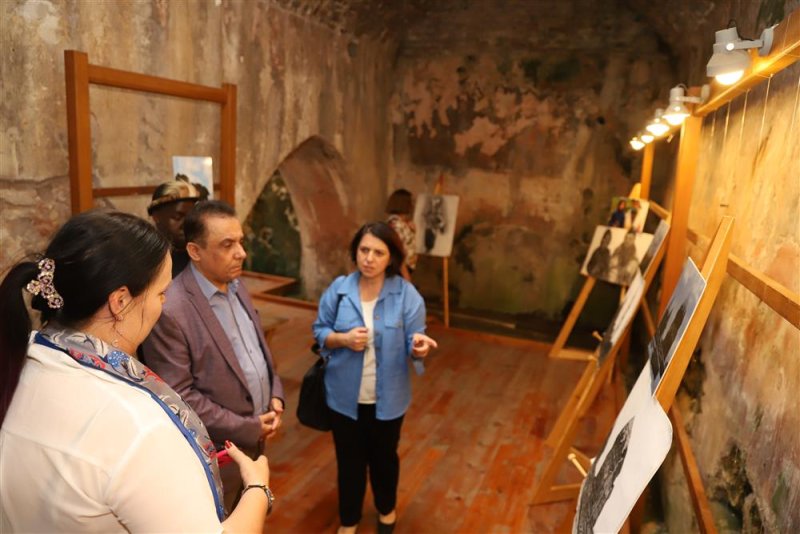 2 afrikalı’nın gözleriyle türkiye sergisi alanya’da
