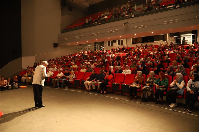 4. alanya kitap fuarı’nda seminerler devam ediyor