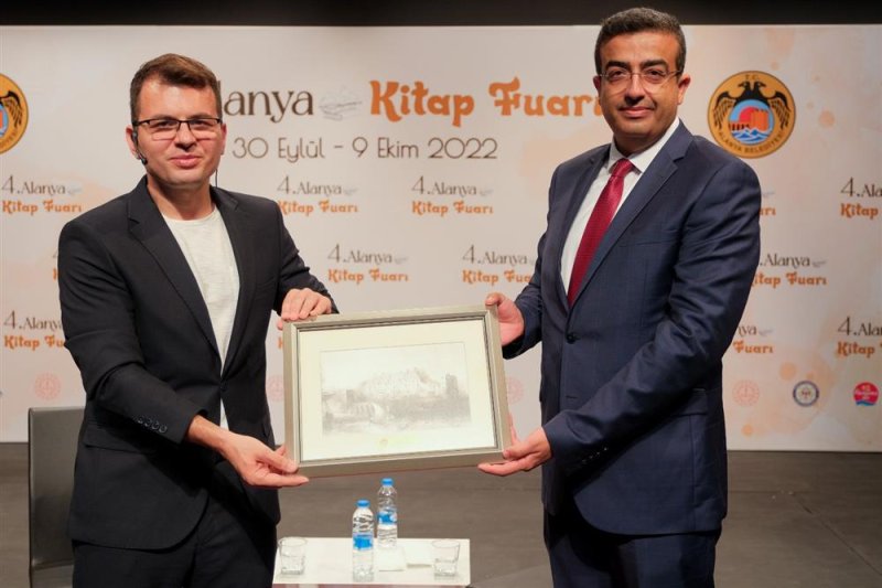 4. alanya kitap fuarı’nda seminerler devam ediyor