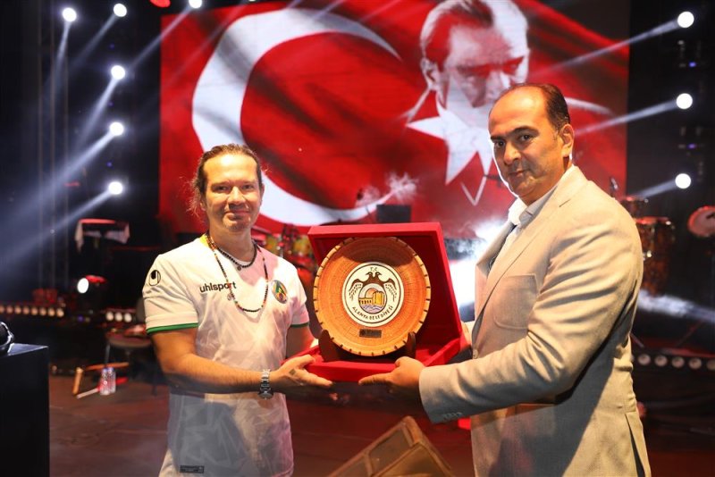 Alanya belediyesi’nden cumhuriyet bayramı’na özel konserler cumhuriyet’in 99’uncu yılı coşkuyla kutlandı