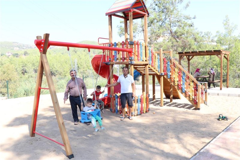Alanya belediyesi’nden konaklı ve türkler mahallelerine 2 yeni çocuk parkı