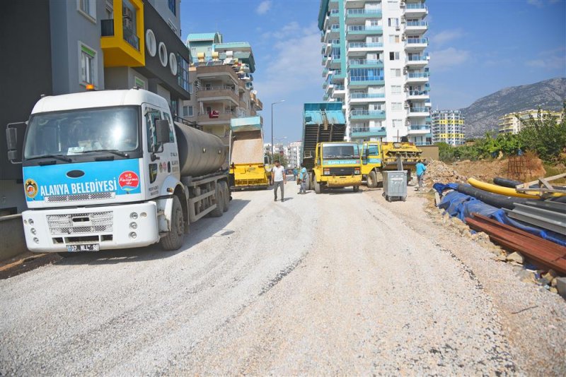 Alanya belediyesi'nin asfalt çalışmaları mahmutlar, kargıcak ve kestel’de devam ediyor