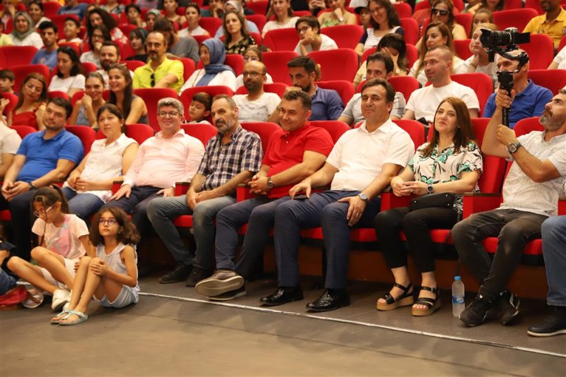 Alanya kitap fuarı ikinci gününde dr. ziya selçuk’u ağırladı