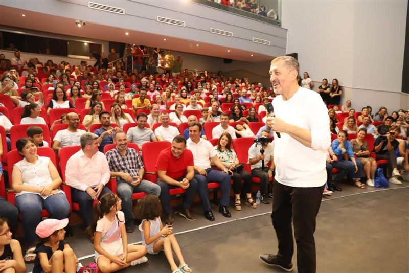 Alanya kitap fuarı ikinci gününde dr. ziya selçuk’u ağırladı