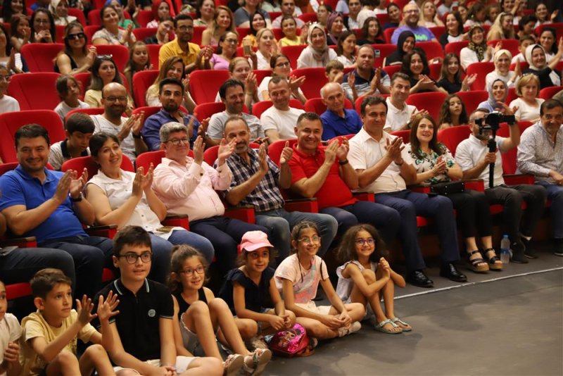 Alanya kitap fuarı ikinci gününde dr. ziya selçuk’u ağırladı