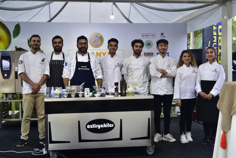 Alanya tropikal meyve festivali büyük beğeni topladı yücel: “alanya’yı tarımıyla tanıtmaya devam edeceğiz”