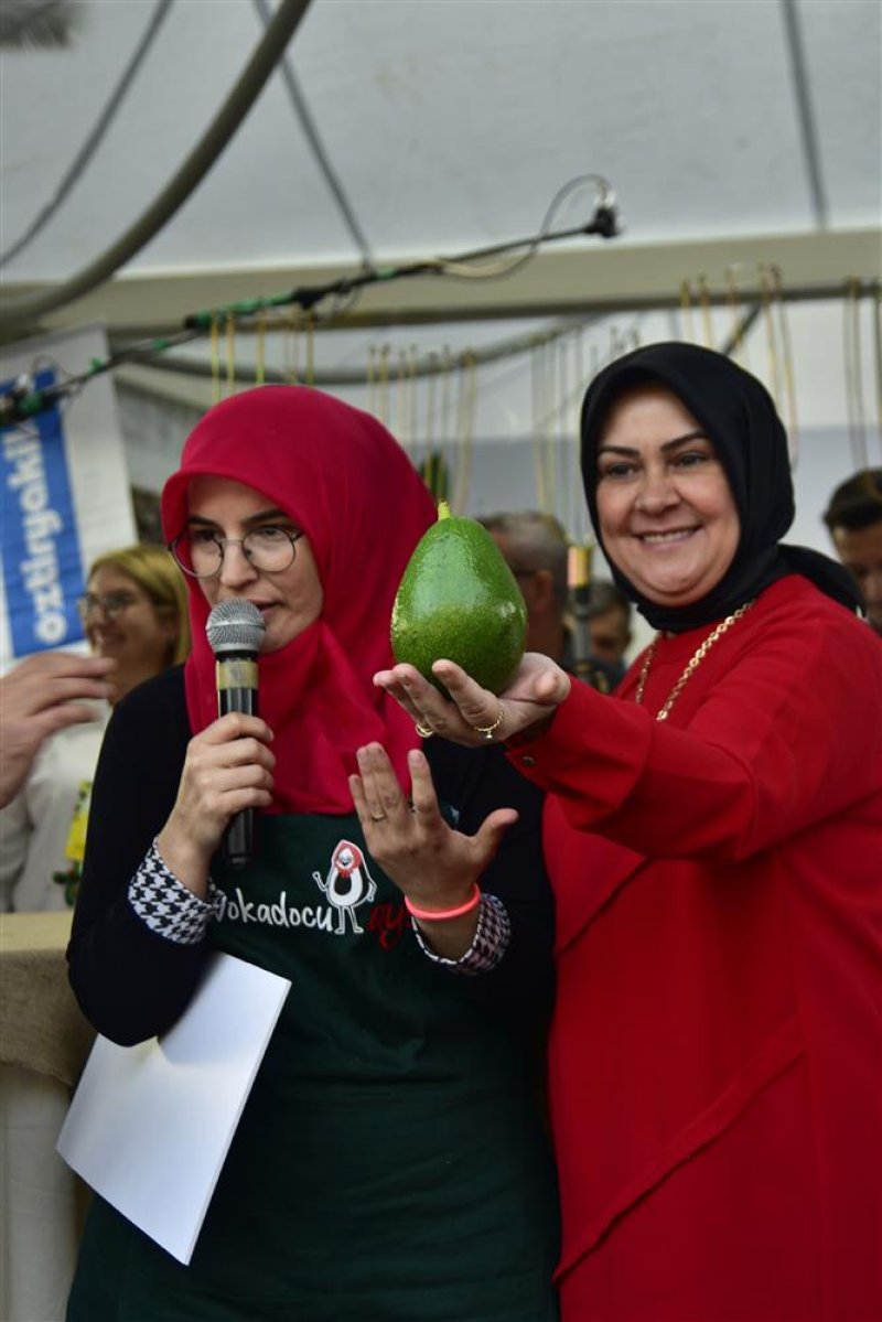 Alanya tropikal meyve festivali büyük beğeni topladı yücel: “alanya’yı tarımıyla tanıtmaya devam edeceğiz”