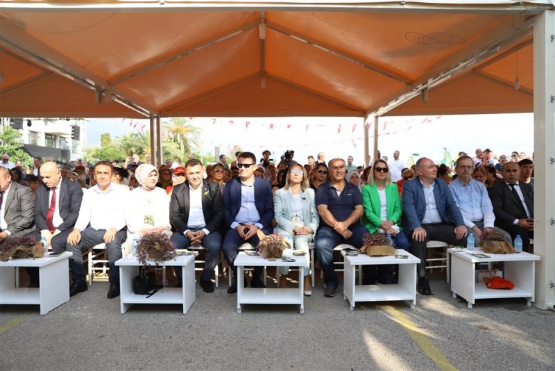 Alanya tropikal meyve festivali büyük beğeni topladı yücel: “alanya’yı tarımıyla tanıtmaya devam edeceğiz”