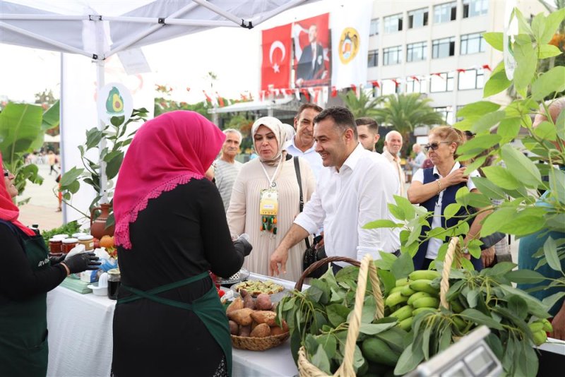 Alanya tropikal meyve festivali kapılarını açtı