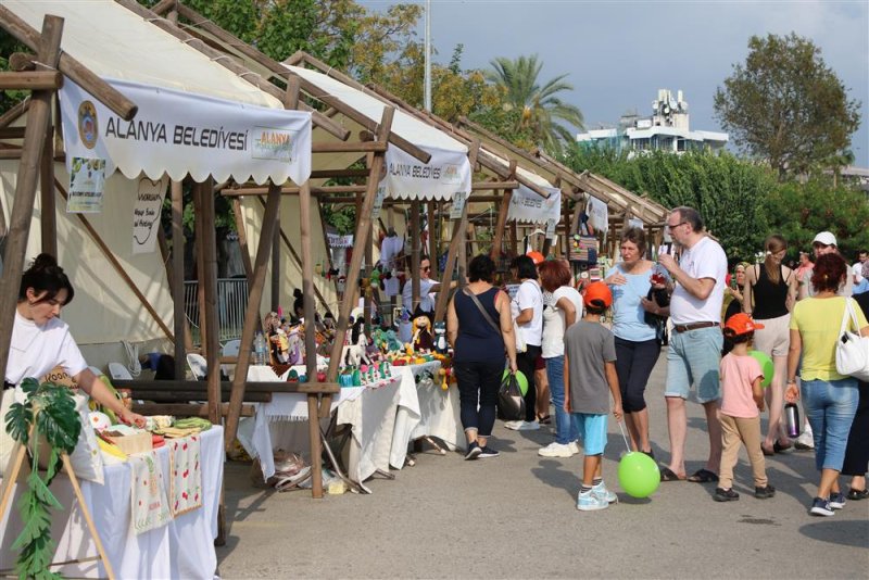 Alanya tropikal meyve festivali kapılarını açtı