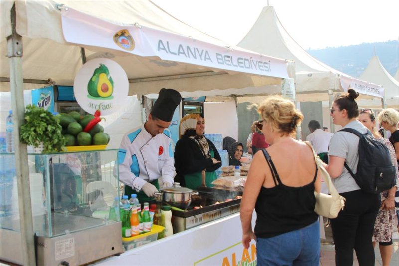 Alanya tropikal meyve festivali kapılarını açtı