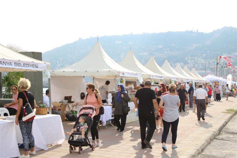 Alanya tropikal meyve festivali kapılarını açtı