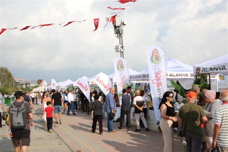 Alanya tropikal meyve festivali kapılarını açtı