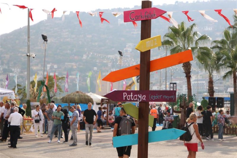 Alanya tropikal meyve festivali kapılarını açtı