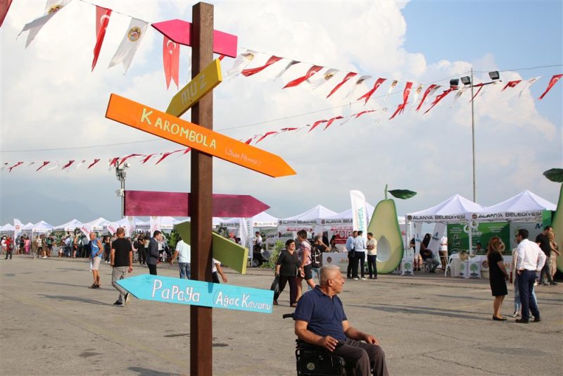 Alanya tropikal meyve festivali kapılarını açtı