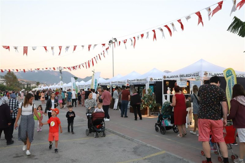 Alanya tropikal meyve festivali sona erdi