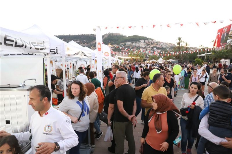 Alanya tropikal meyve festivali sona erdi