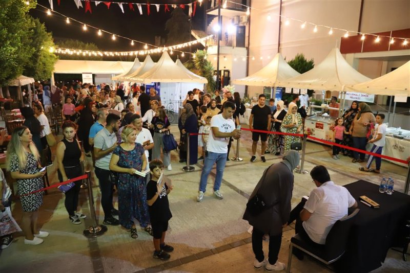 Alişan kapaklıkaya’ya seyirci akını