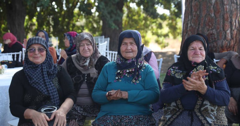 Büyükşehir Kadın Çiftçileri Buluşturdu