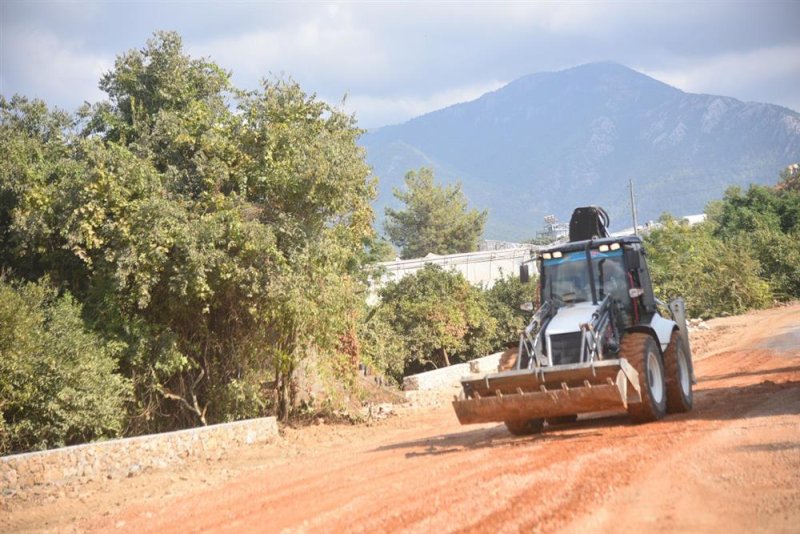 Oba’da asfalt çalışmaları devam ediyor