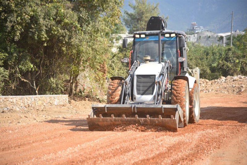 Oba’da asfalt çalışmaları devam ediyor