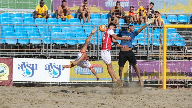 Plaj futbolunda çeyrek finalistler belli oldu