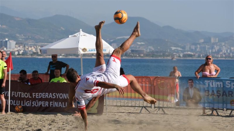 Plaj futbolunda çeyrek finalistler belli oldu