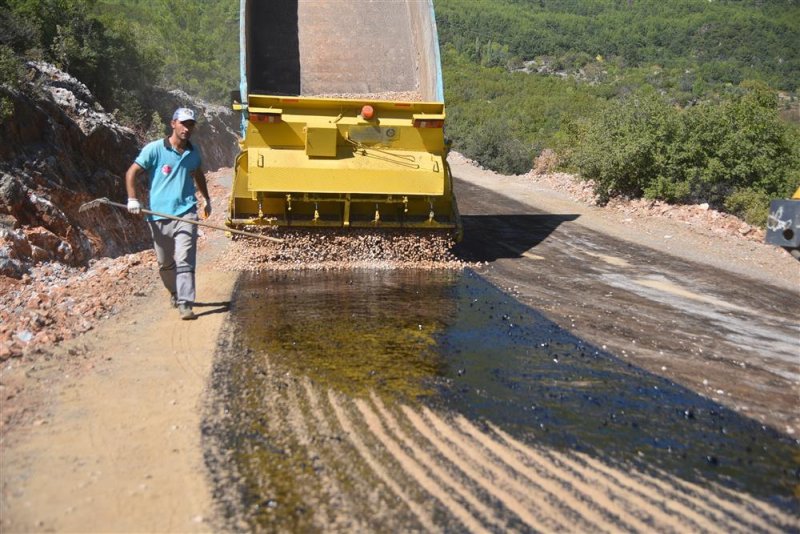 Şıhlar mahallesi’nde 5 km yol asfaltlandı