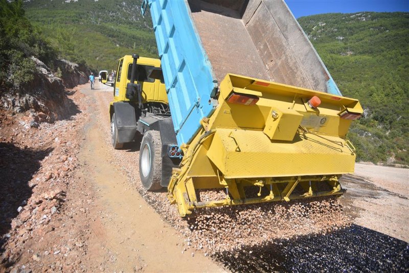 Şıhlar mahallesi’nde 5 km yol asfaltlandı