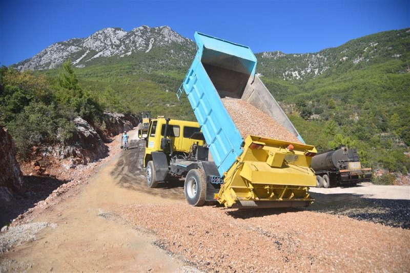 Şıhlar mahallesi’nde 5 km yol asfaltlandı