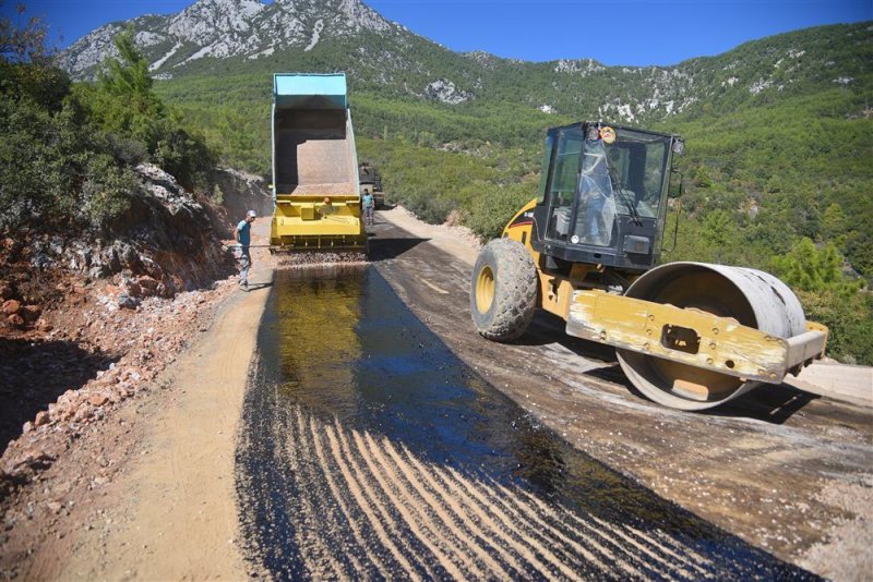 Şıhlar mahallesi’nde 5 km yol asfaltlandı