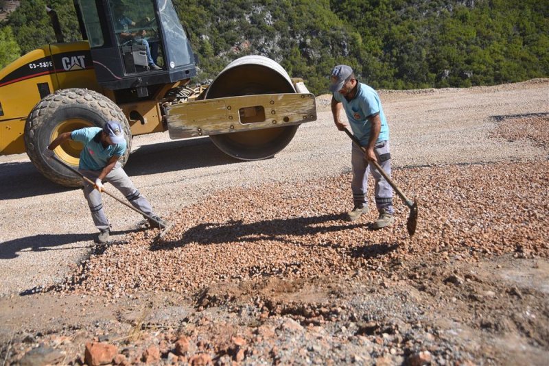 Şıhlar mahallesi’nde 5 km yol asfaltlandı